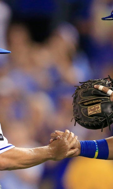 Vargas goes the distance in Royals' 4-0 win over Indians